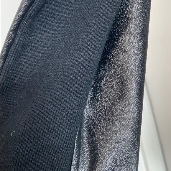 Cropped ruffle front jacket - Picture 2 of 2